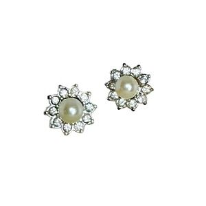 Pearl Rhinestone Flower Stud Earrings Silver Tone Women's Jewelry Vintage AVON